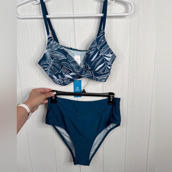 Cupshe Blue and White Bikini Set with Tropical Leaf Print - Picture 3 of 11